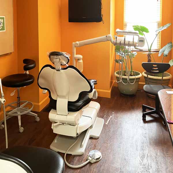 2-orange-room